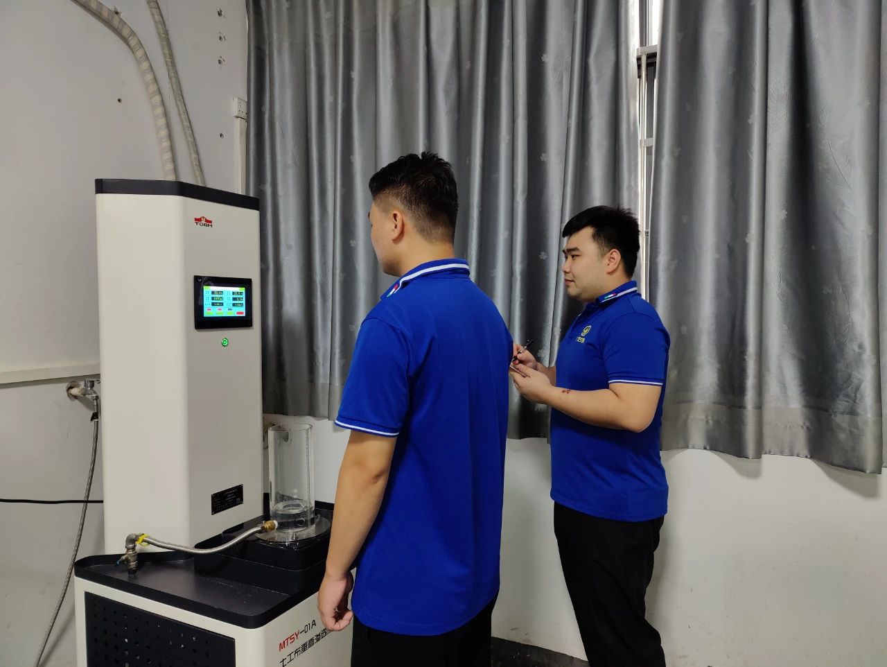 6784b6737c45793303e6d4b63b6ba7dd